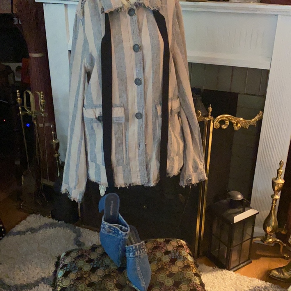 Button Down Top - Picture 4 of 4